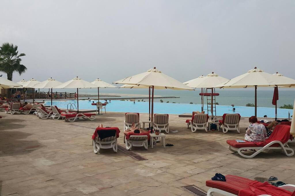 With 2 Bedrooms Sea View And Garden With Private Pool Holiday home *