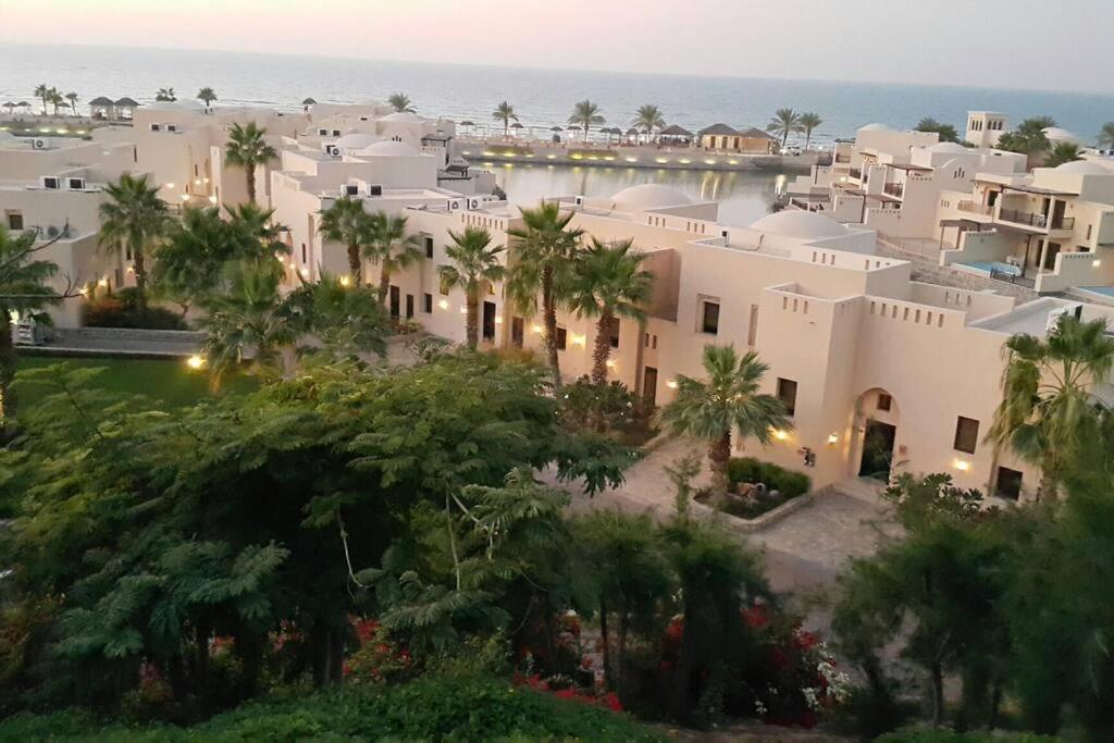 With 2 Bedrooms Sea View And Garden With Private Pool Holiday home Ras al-Khaimah