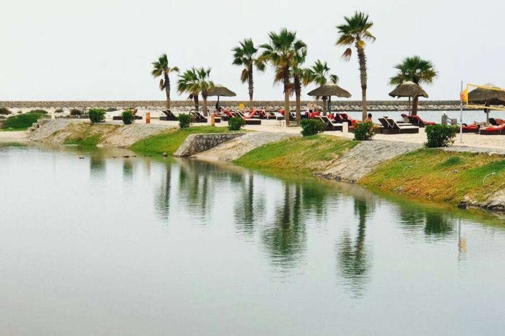 With 2 Bedrooms Sea View And Garden With Private Pool *