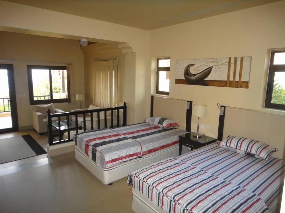 With 2 Bedrooms Sea View And Garden With Private Pool * Ras al-Khaimah