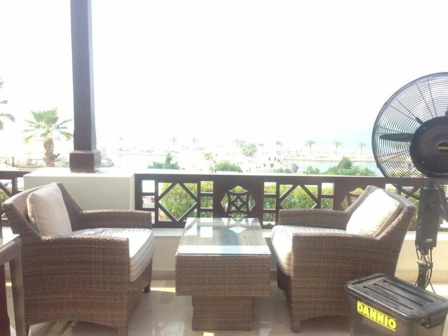 With 2 Bedrooms Sea View And Garden With Private Pool