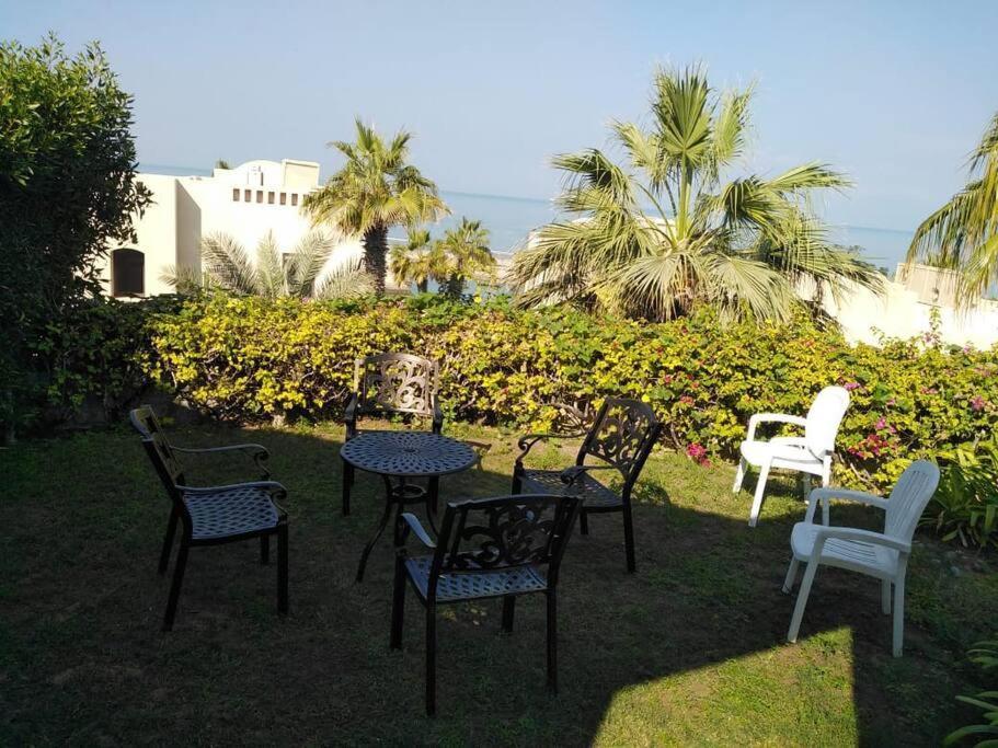 With 2 Bedrooms Sea View And Garden With Private Pool Holiday home *