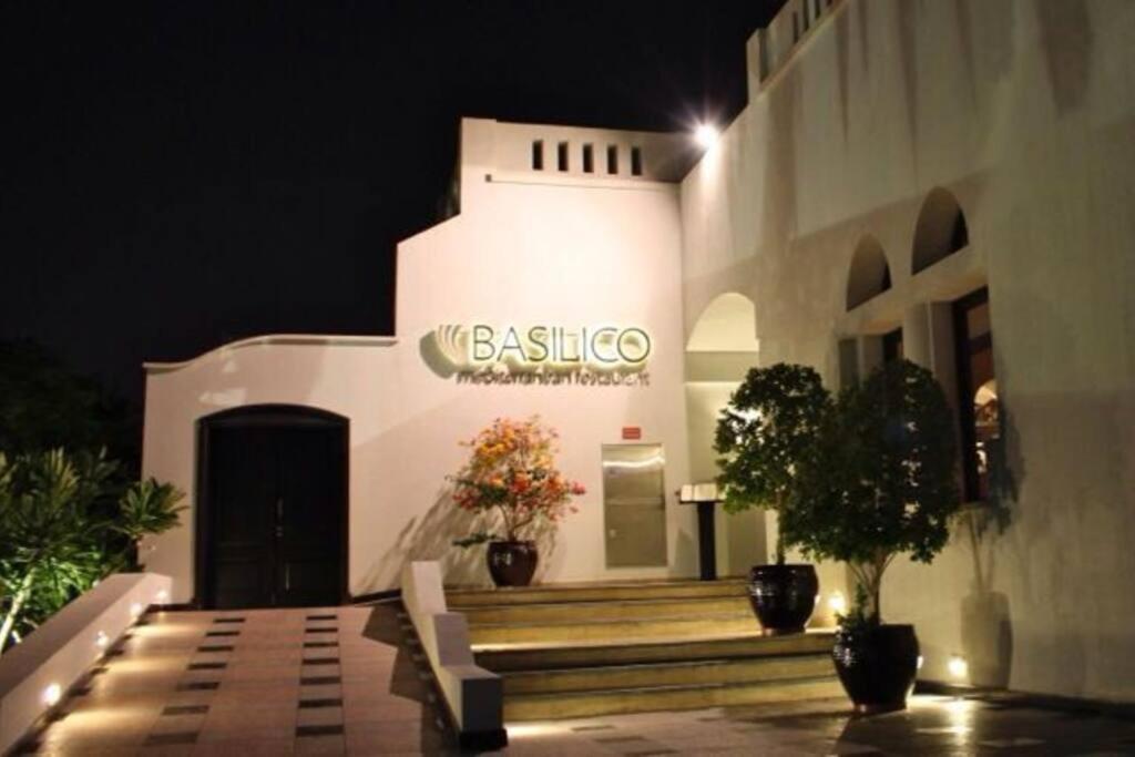 With 2 Bedrooms Sea View And Garden With Private Pool Holiday home Ras al-Khaimah