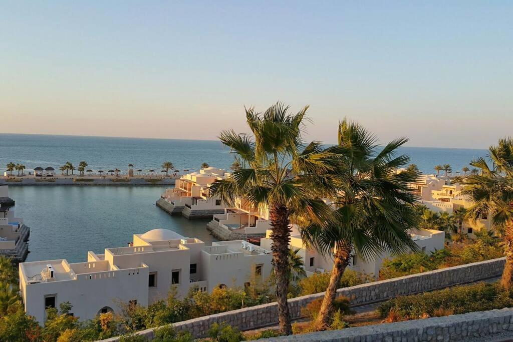 With 2 Bedrooms Sea View And Garden With Private Pool Ras al-Khaimah